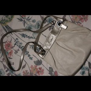 👛 white COACH crossbody 👛